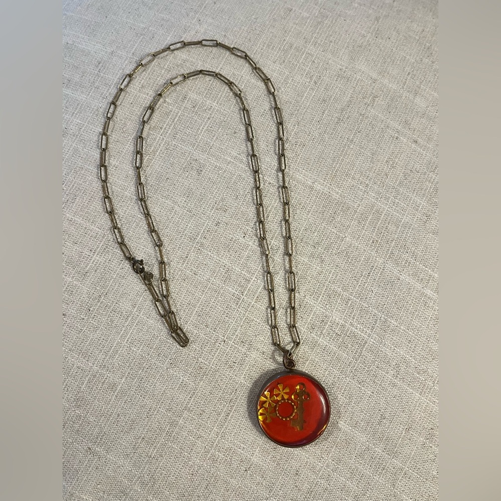 Vintage 1970s Lucite Red Pendant Necklace Key Floral Embedded Retro Boho - Picture 2 of 6